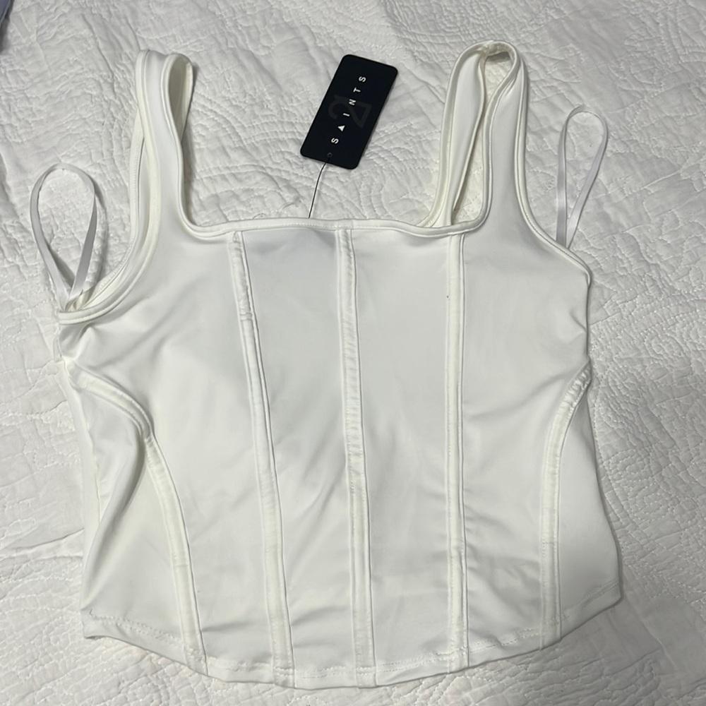 Women’s white short tops